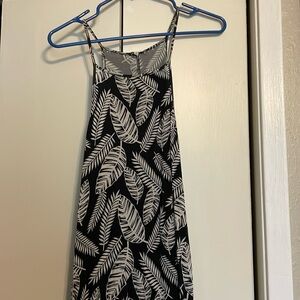 Tropical leaf print dress. Flowy and light, perfect for summer!